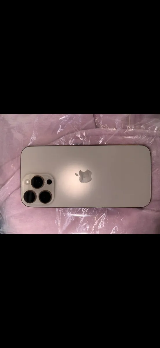 iPhone 16 Pro Max – Like New – Unlocked – 97% Bat