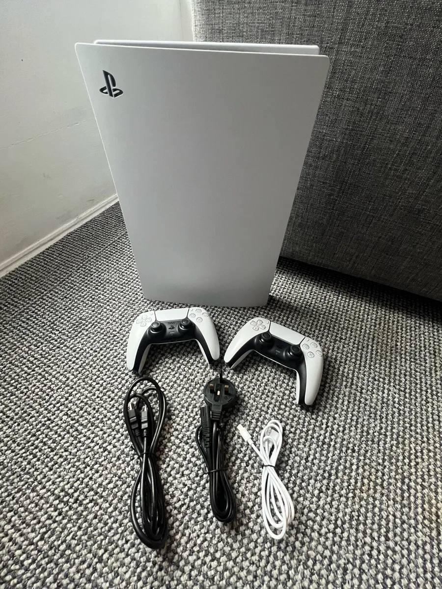 PS5 Two controllers + FC26 + BATLEFIELD 6