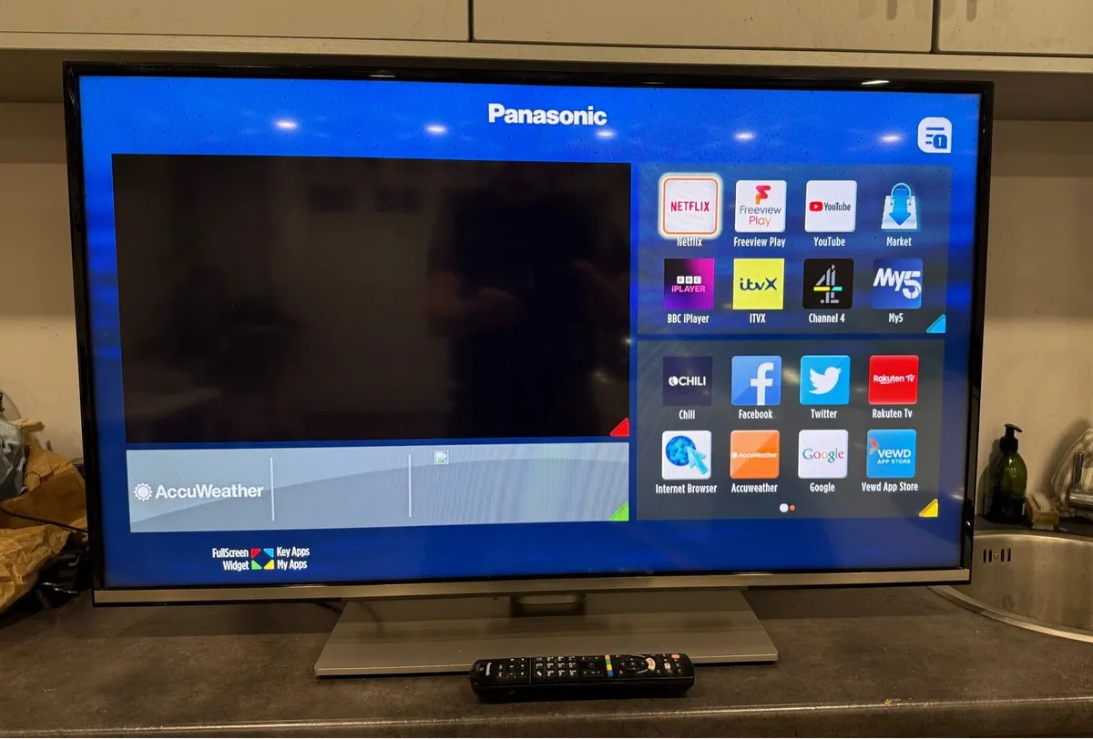 43” Panasonic Smart TV