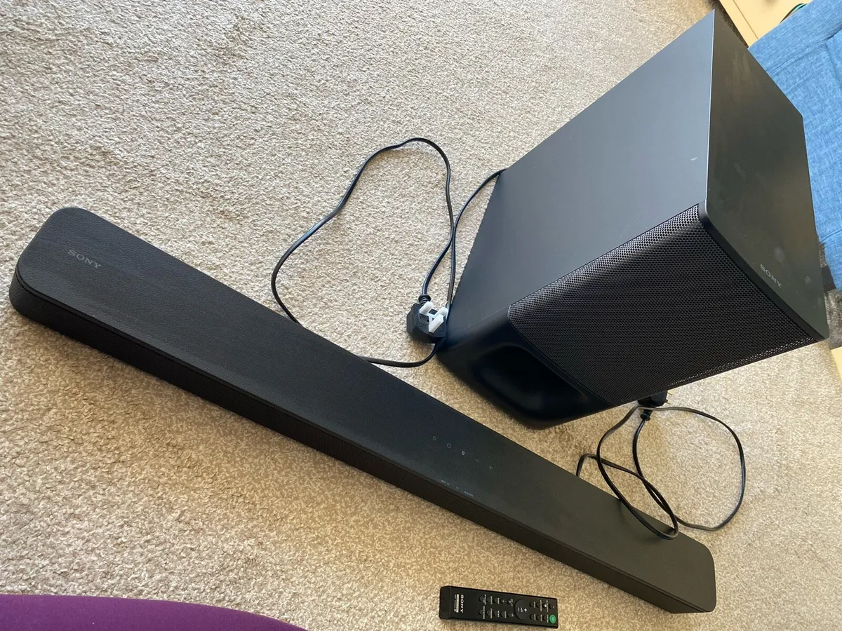 Sound bar and sub woofer