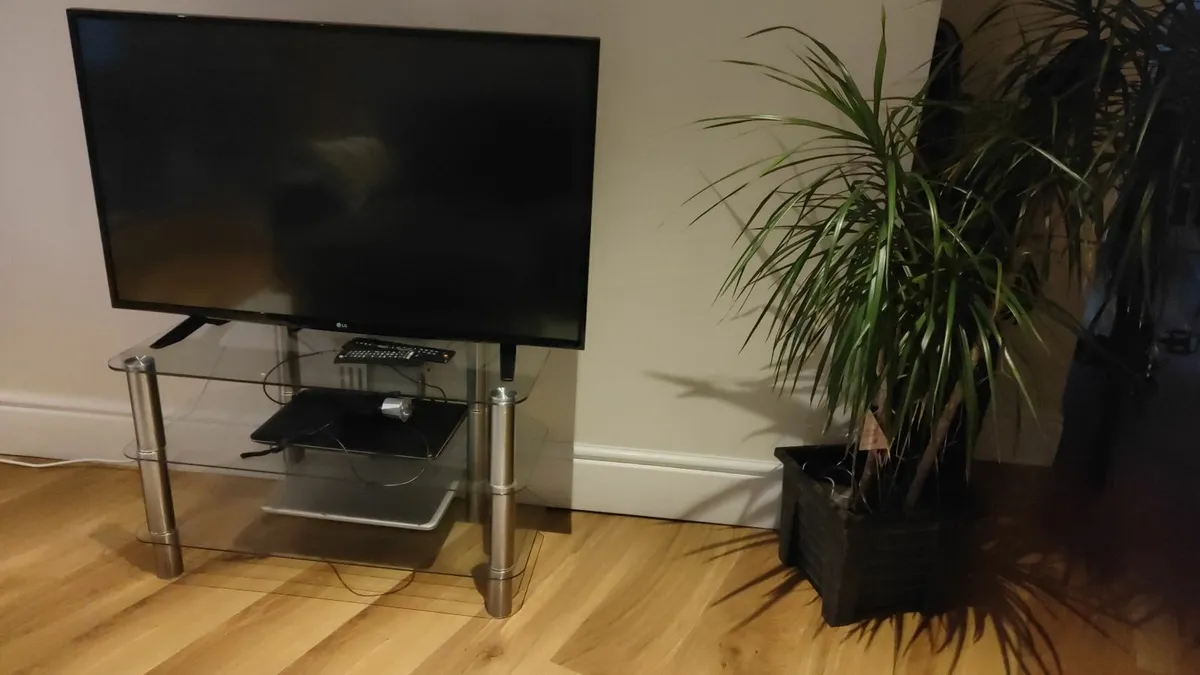 Smart TV LG 43 + Bracket