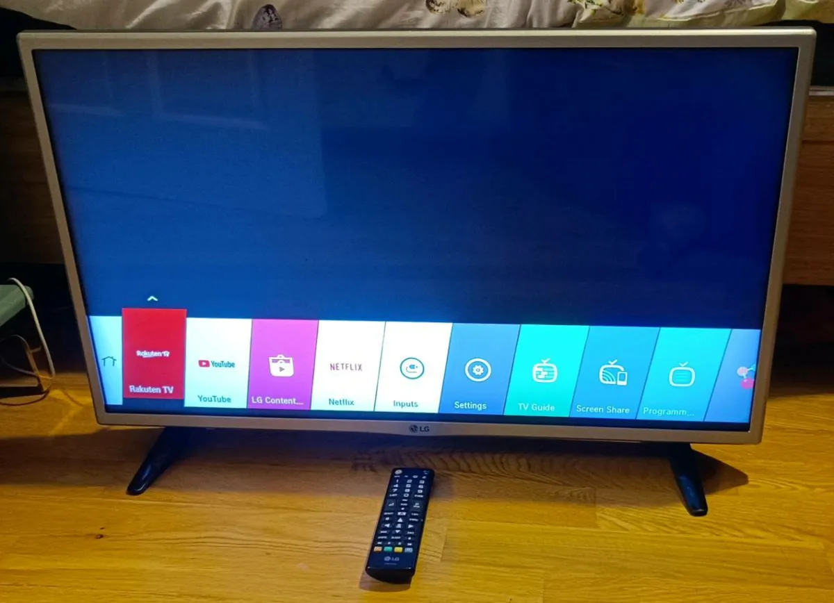 LG 32" Smart TV