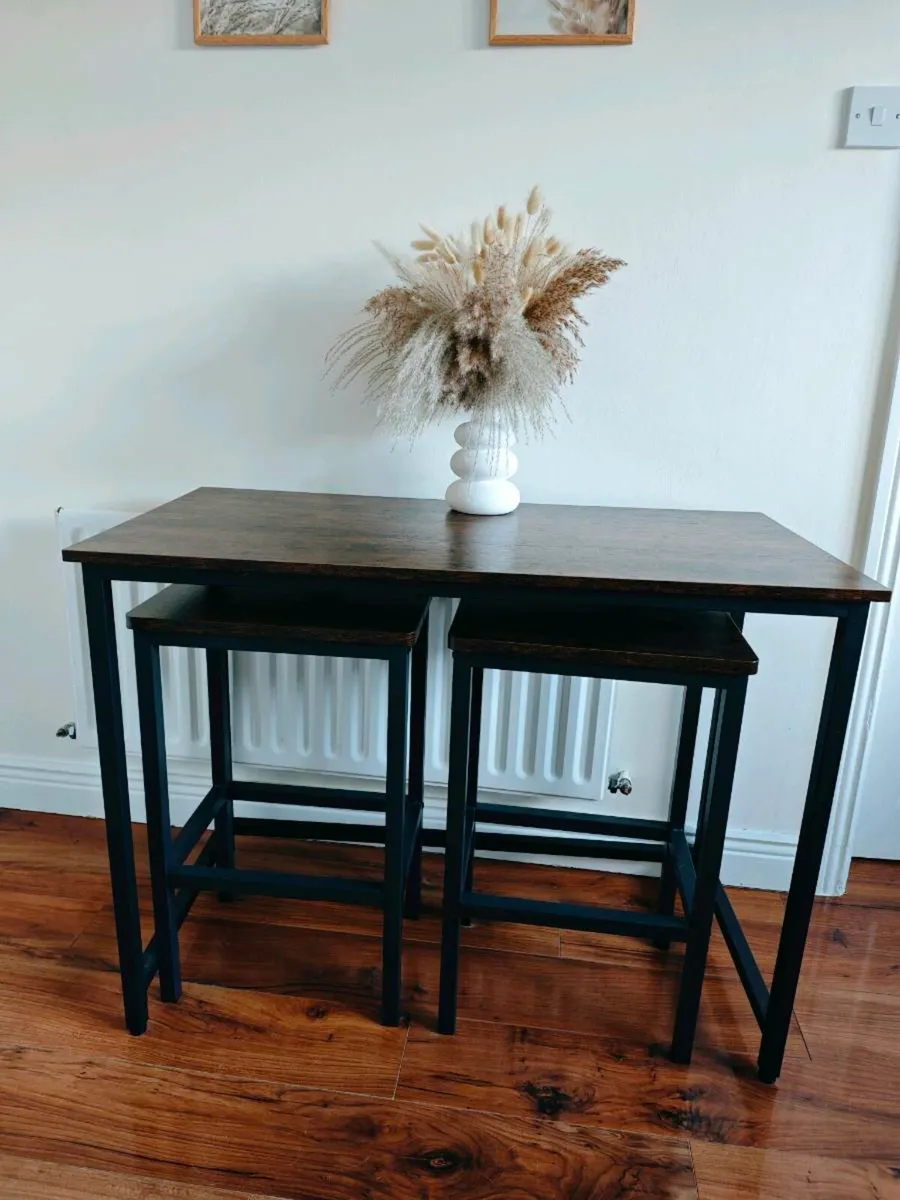 Breakfast table and chairs