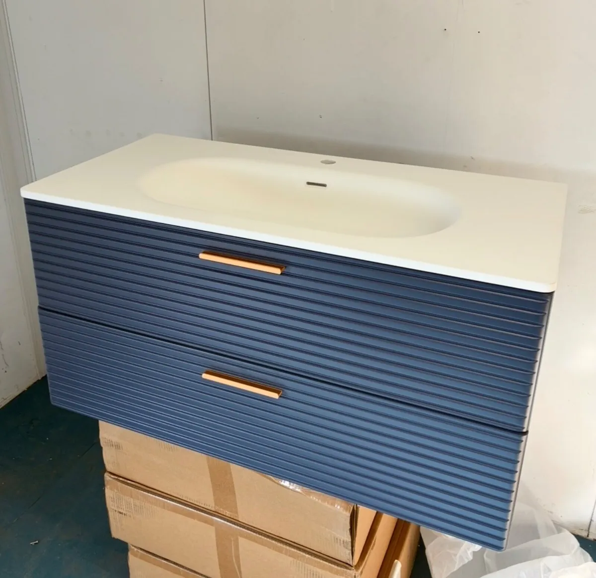 Vanity + FREE Tap UNBELIEVABLE PRICE