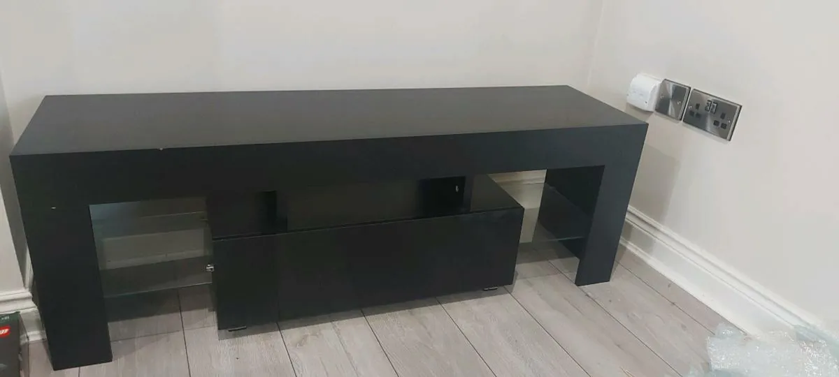 Free Black TV unit – collection only