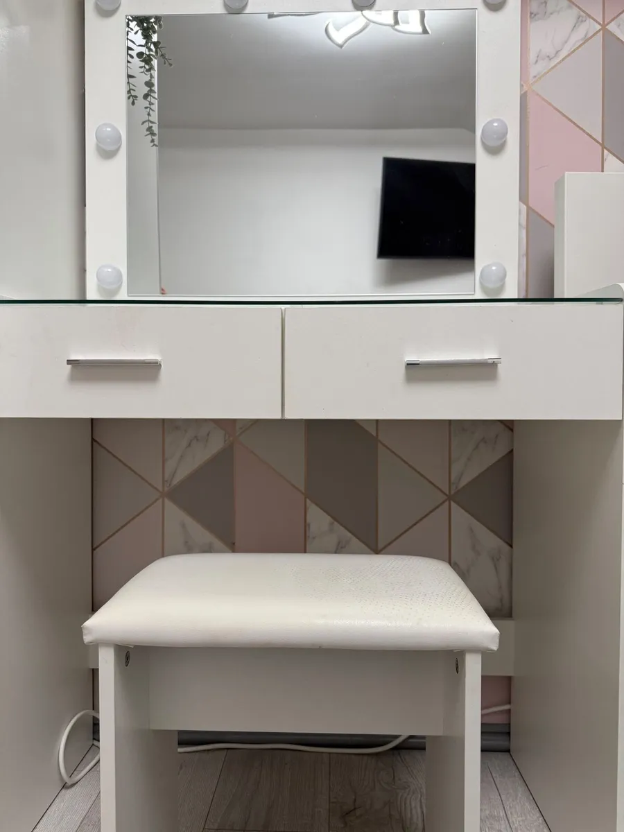 Dressing table with mirror