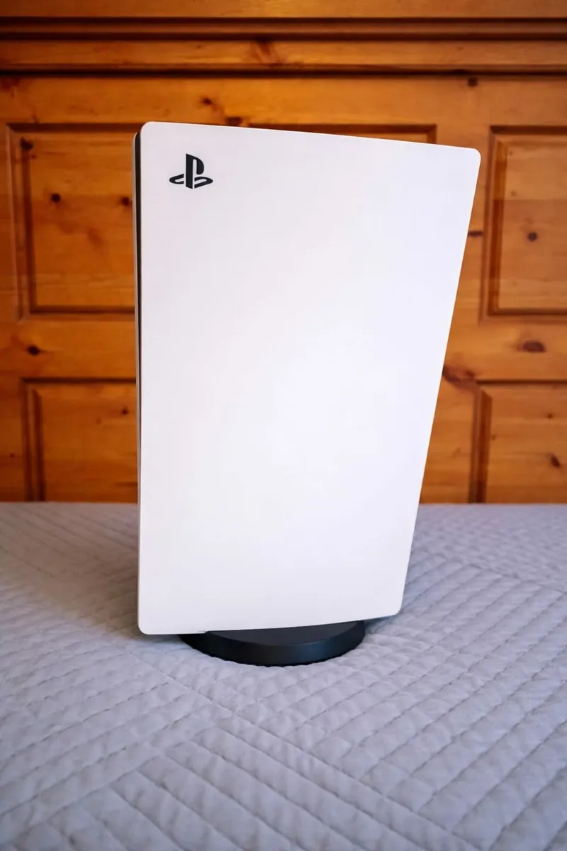 PS5 Digital Edition + AOC Curved Gaming Monitor
