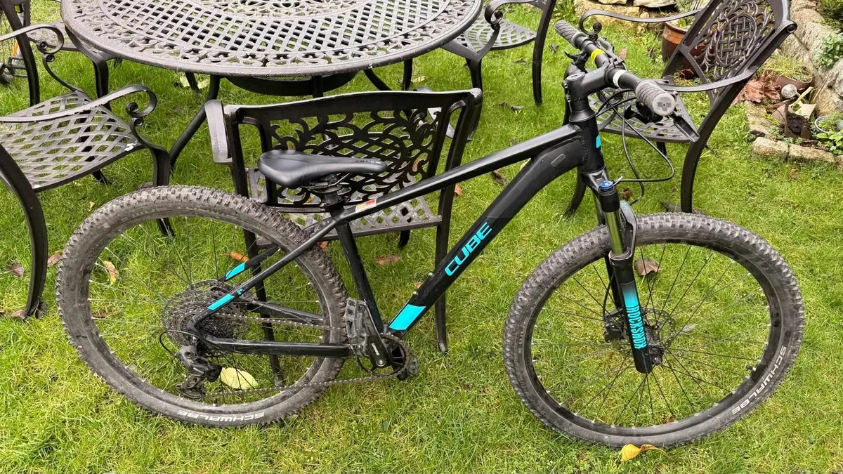 Cube mountain bike 27.5- excellent condition