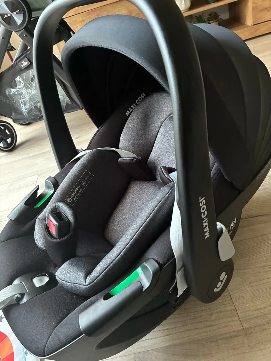 Maxi-cosi pebble 360 car seat