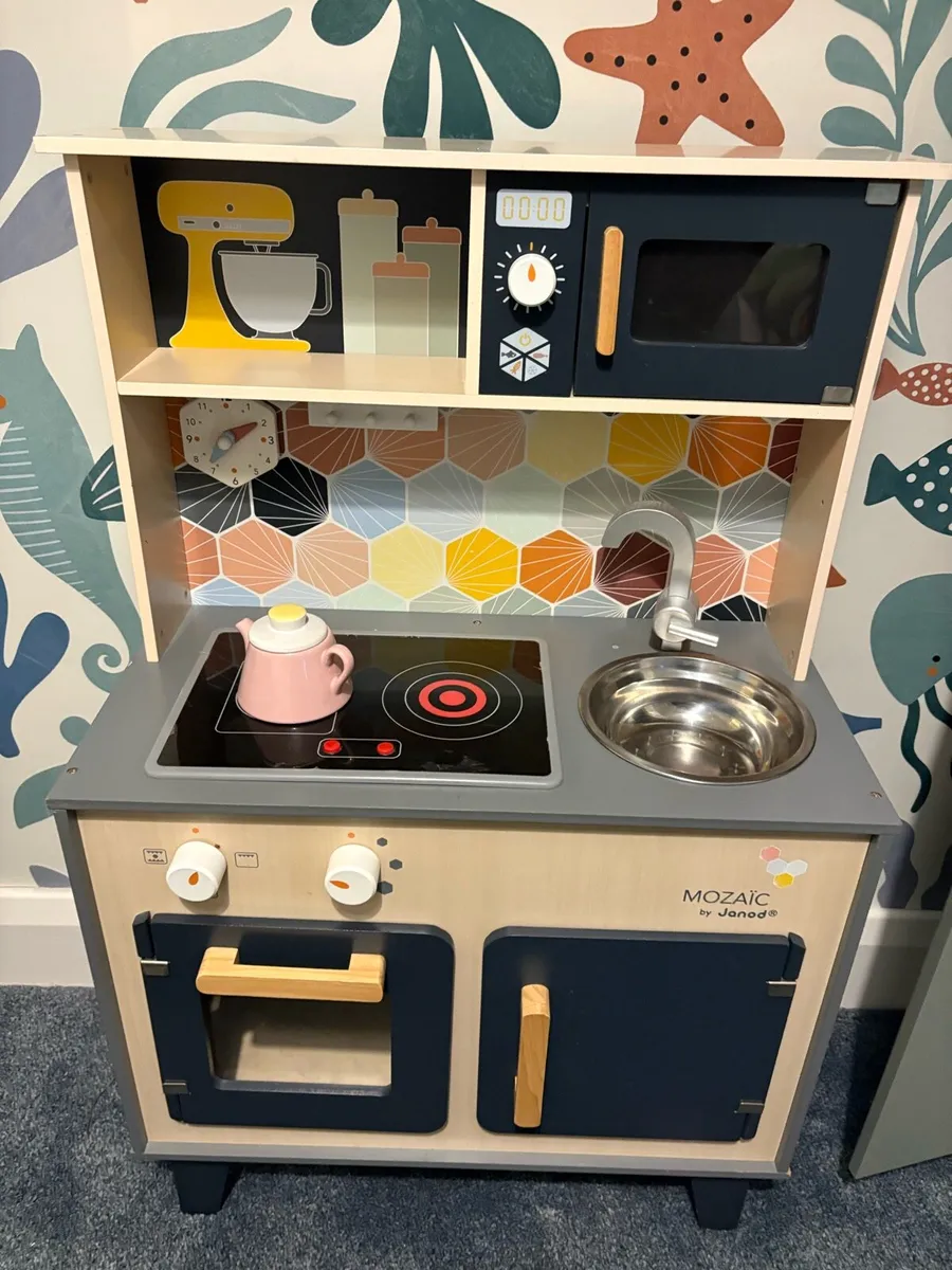 Toy Kitchen