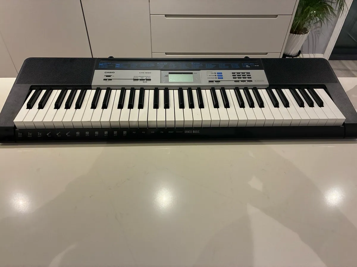 Casio CTK-1550 keyboard