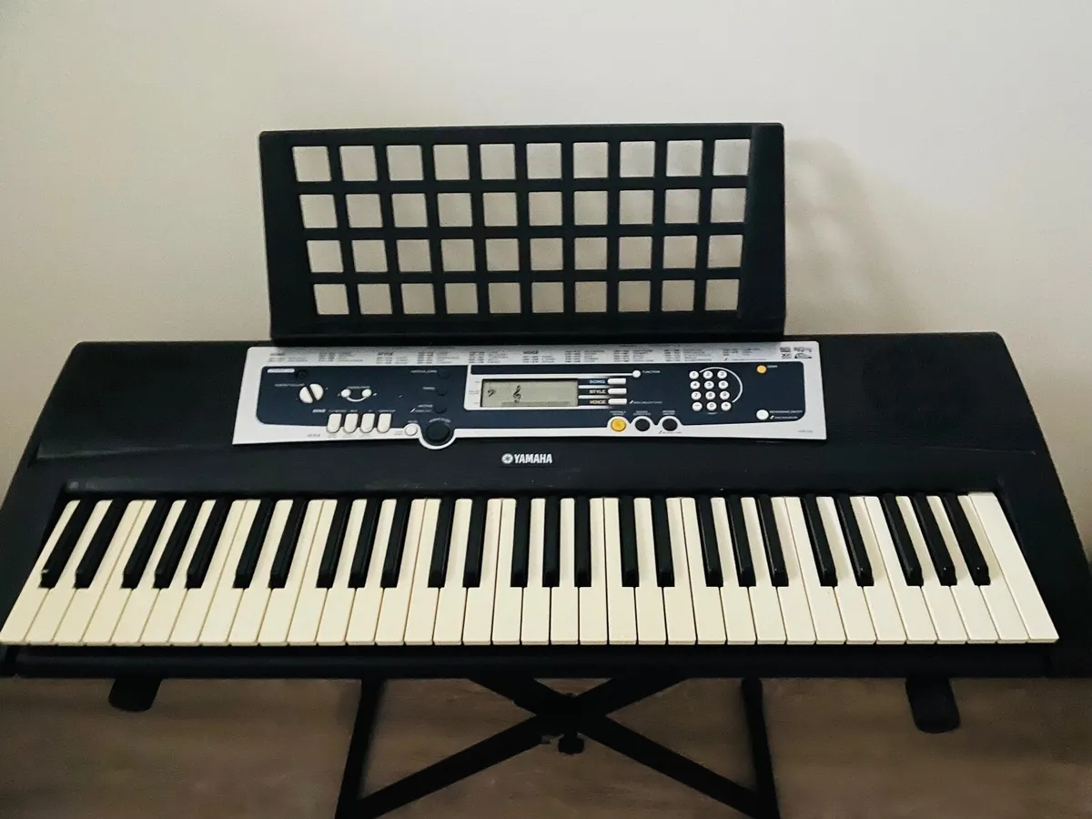 Yamaha Keyboard Piano and Stand