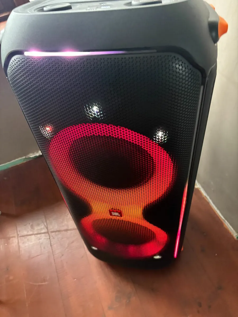 JBL PartyBox 710 – Excellent Condition (Used Once!