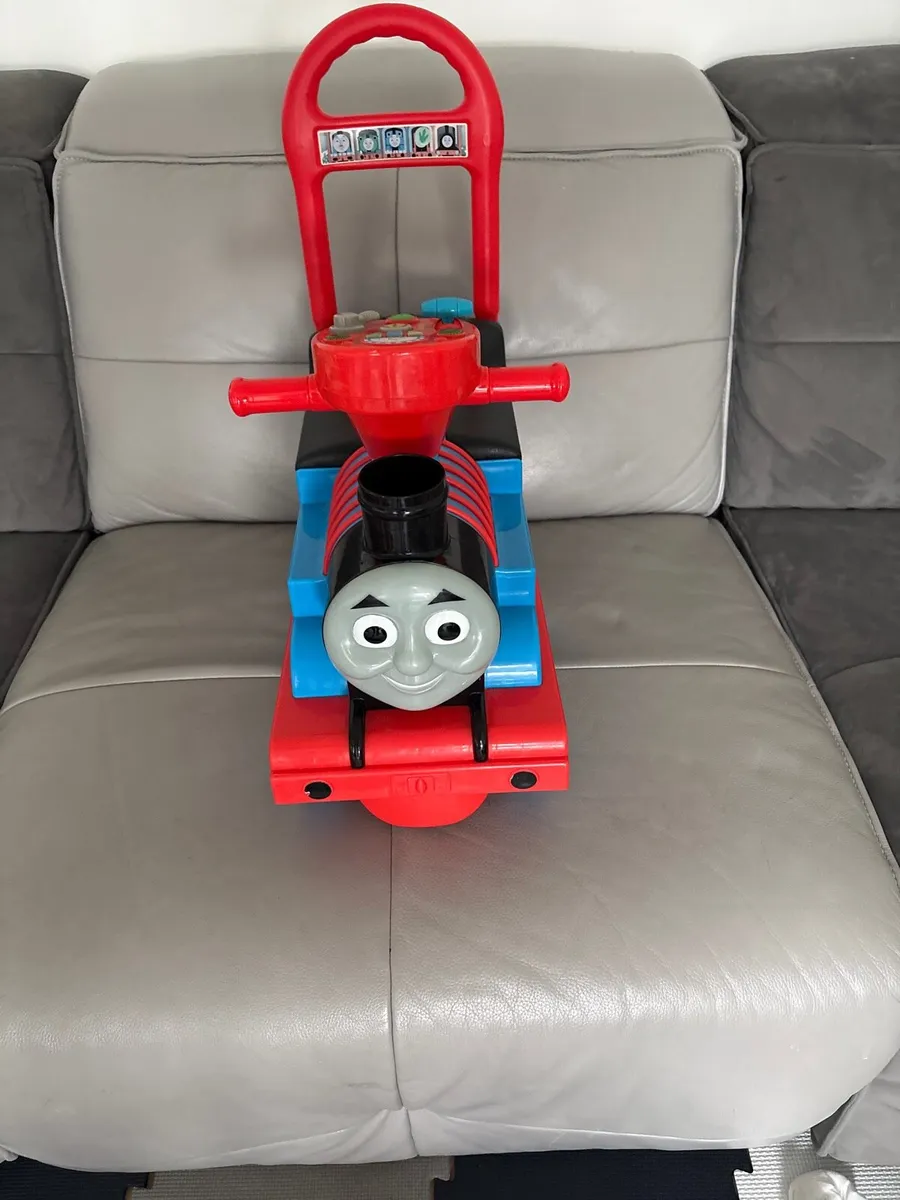 Thomas the tank engine - ride on - €20