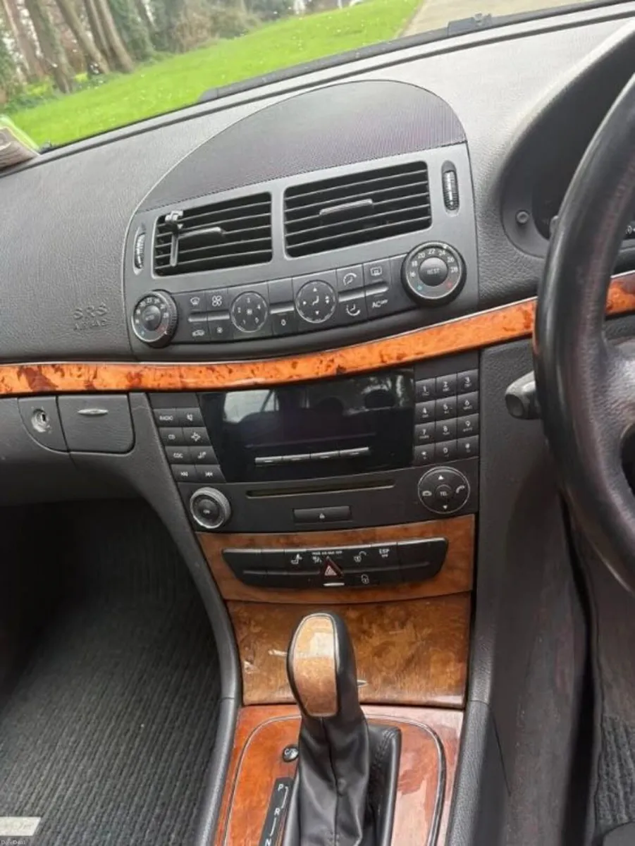 Mercedes-Benz E-Class 2005