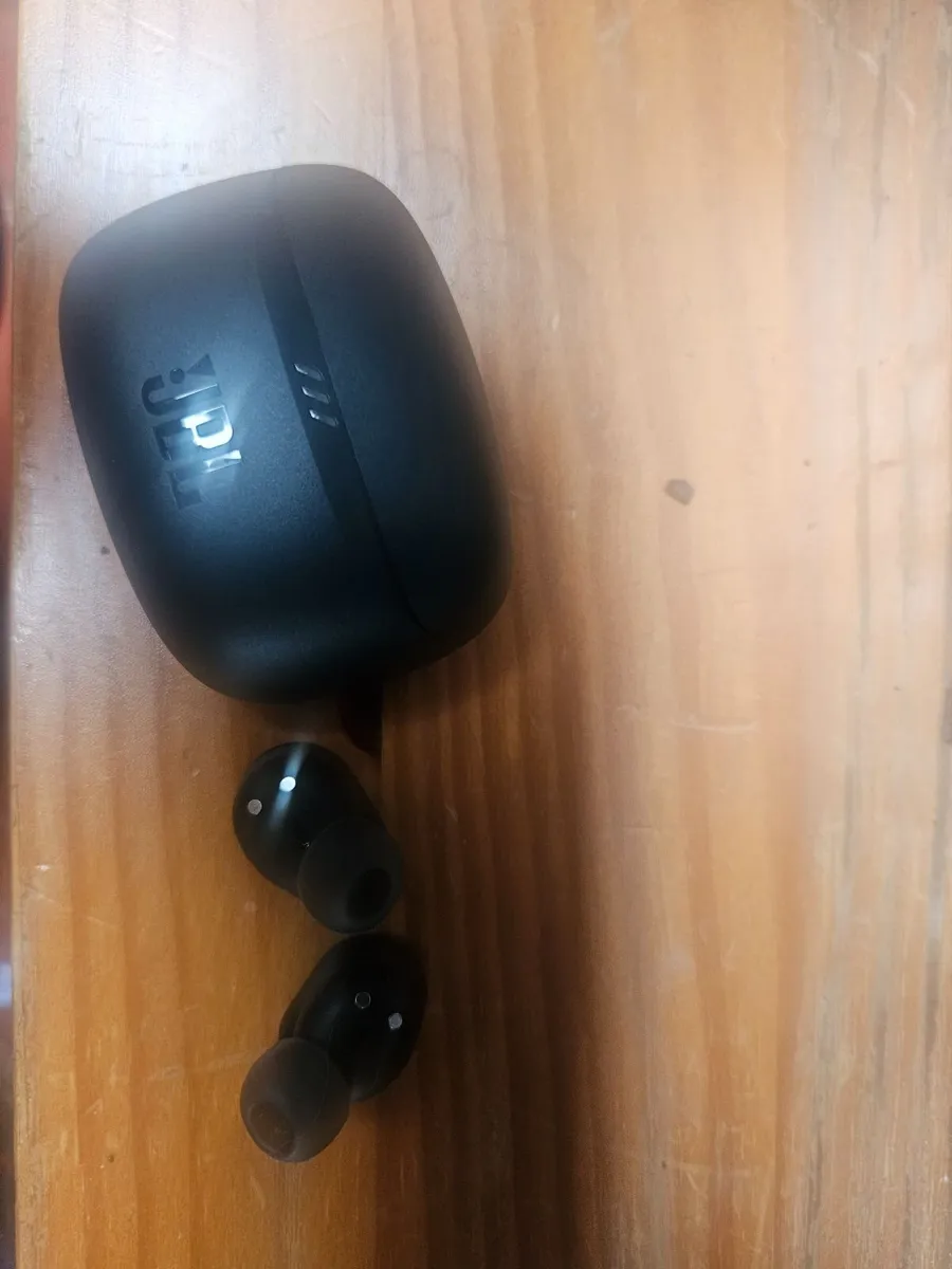 Jbl tune Bud 2 Wireless Headphones