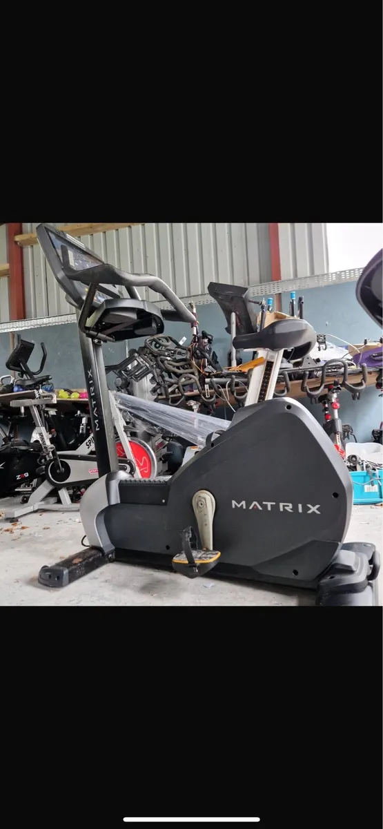 Matrix interactive recumbent bike