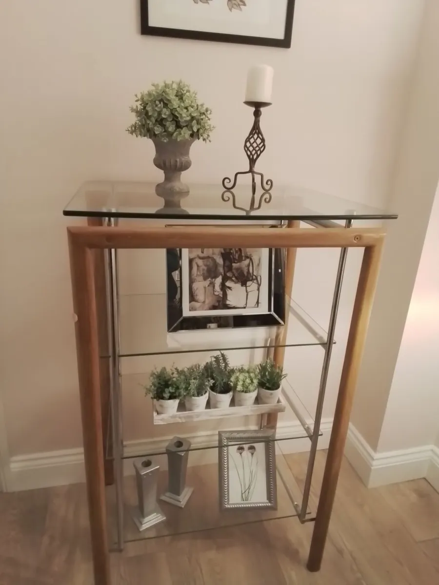 Display unit free to take away today