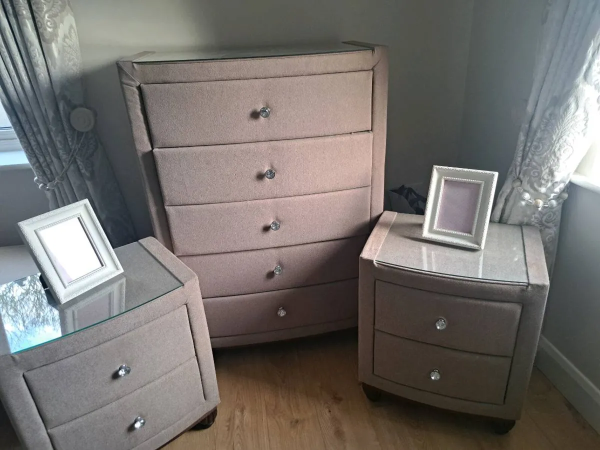 5 drawer dresser and 2 drawer matching lockers